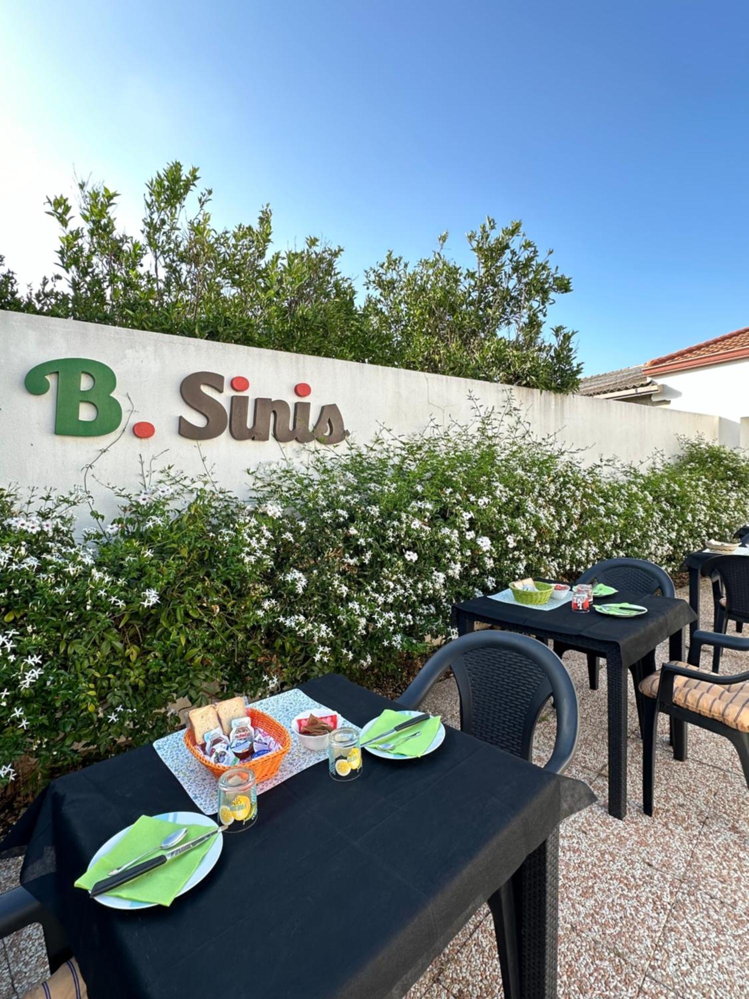 B. Sinis Bed & Breakfast Càbras Екстериор снимка