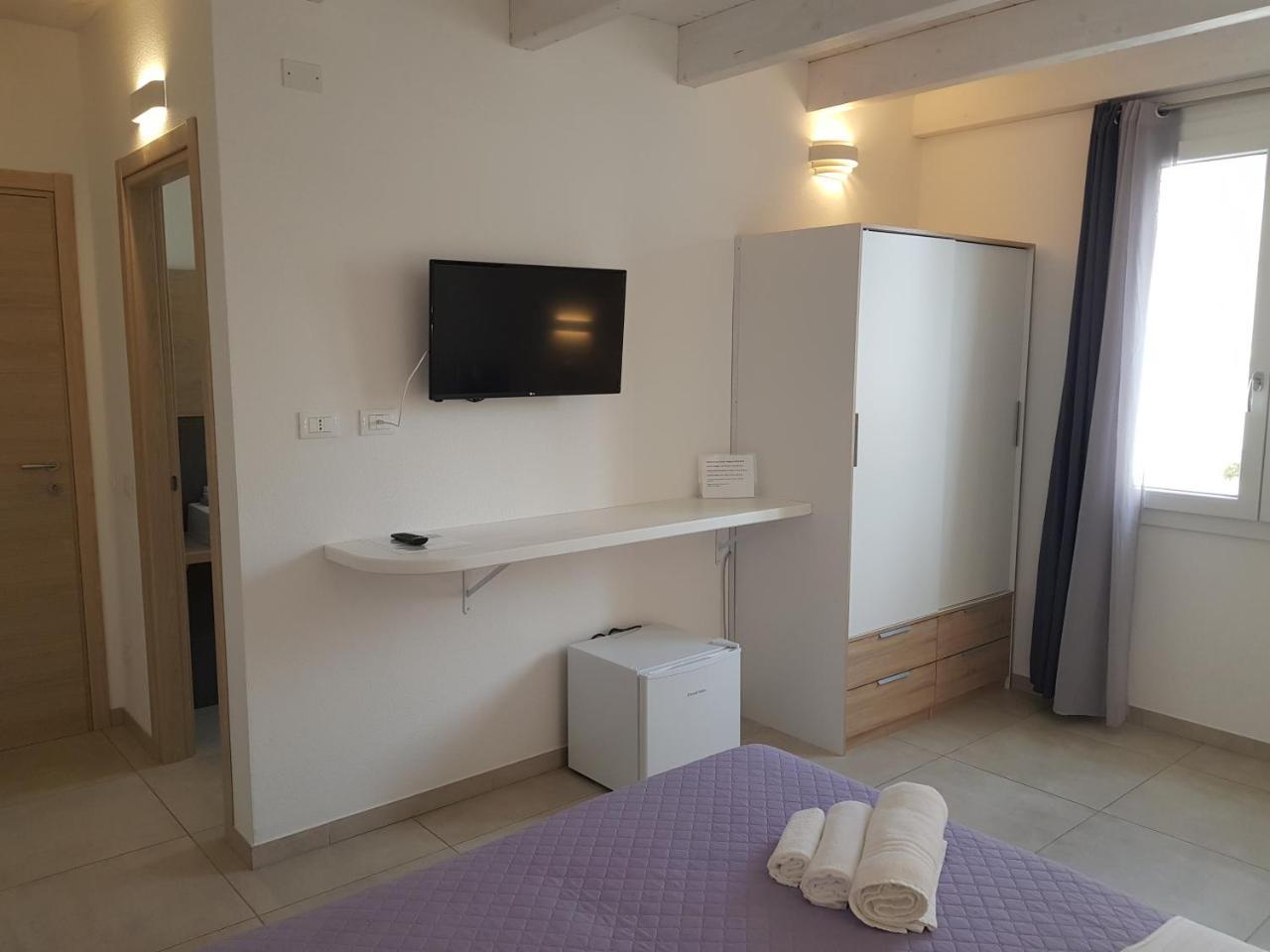 B. Sinis Bed & Breakfast Càbras Екстериор снимка