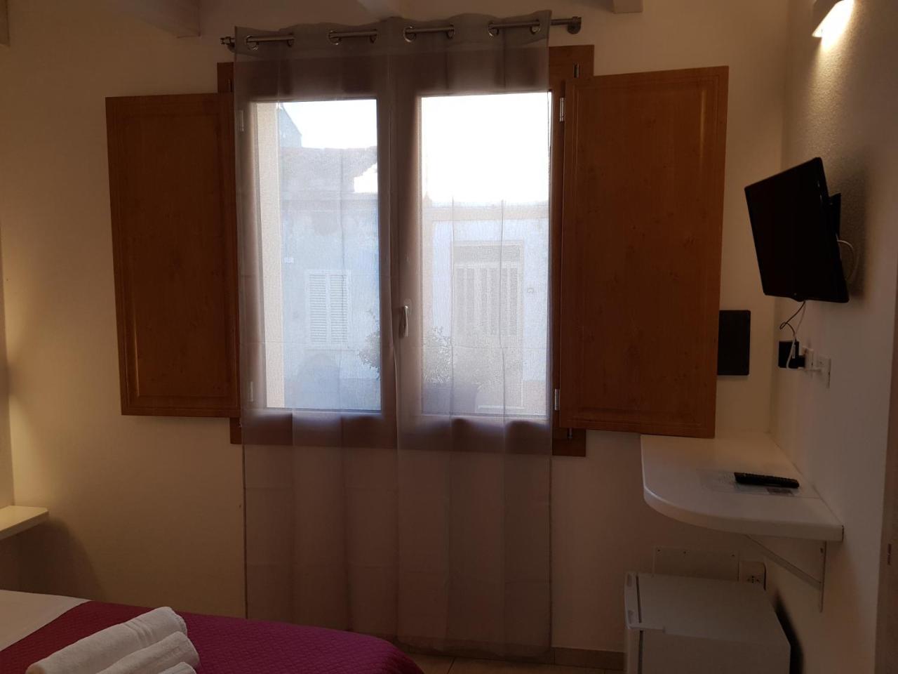 B. Sinis Bed & Breakfast Càbras Екстериор снимка